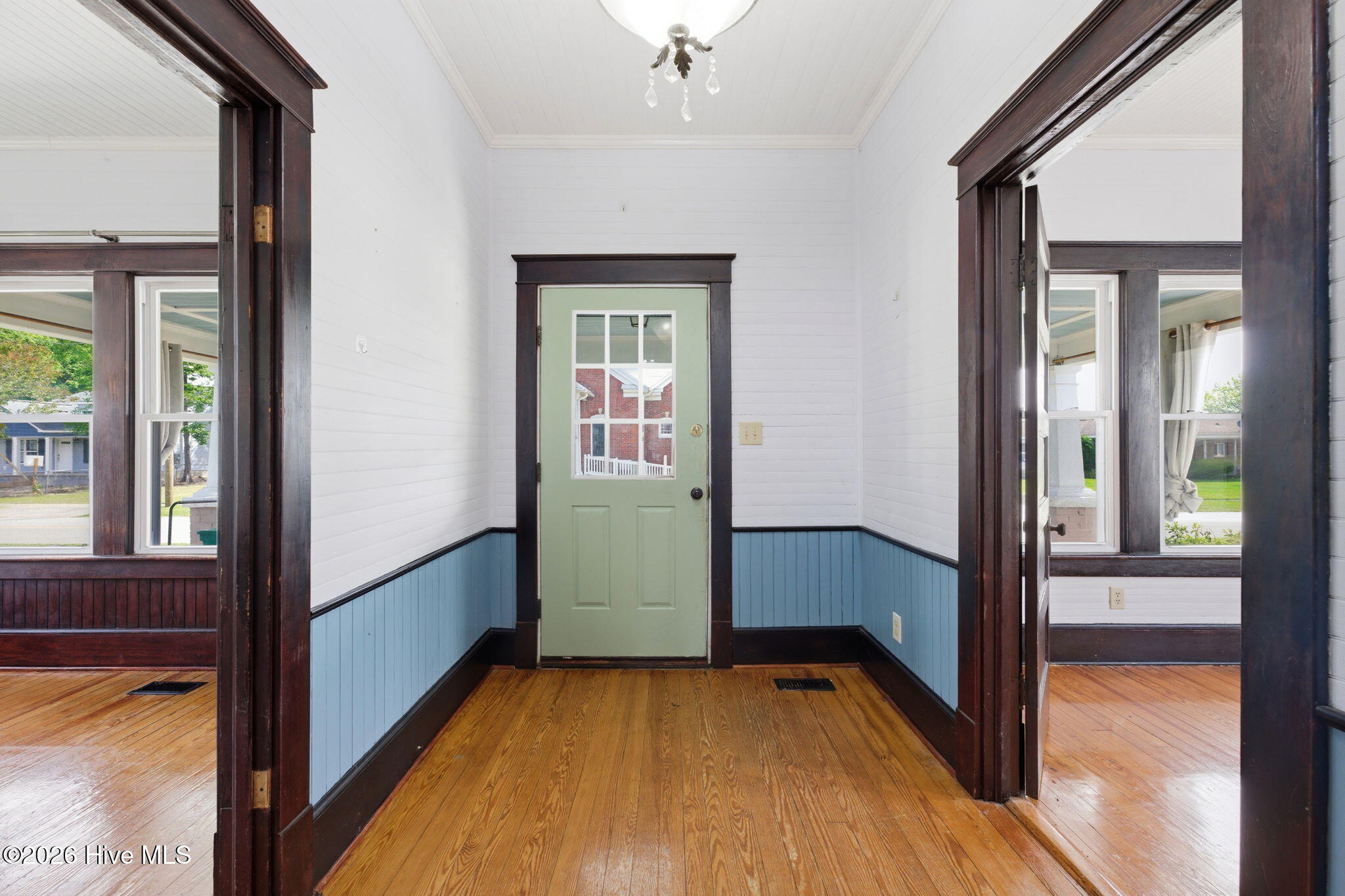 707 N B Street Property Photo 6
