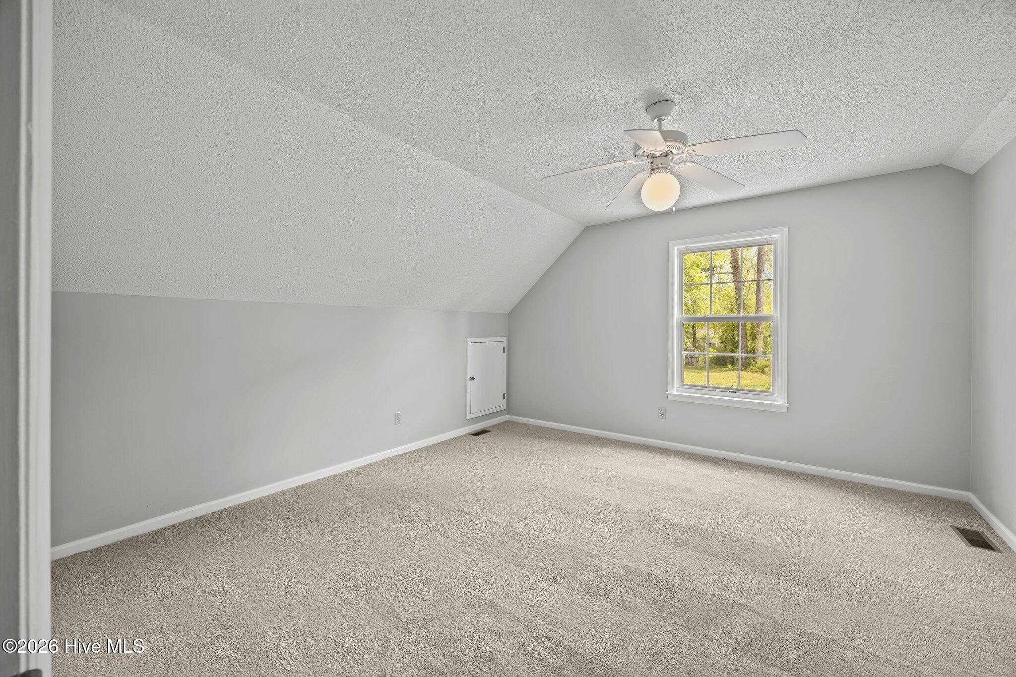 408 Estate Drive Property Photo 14