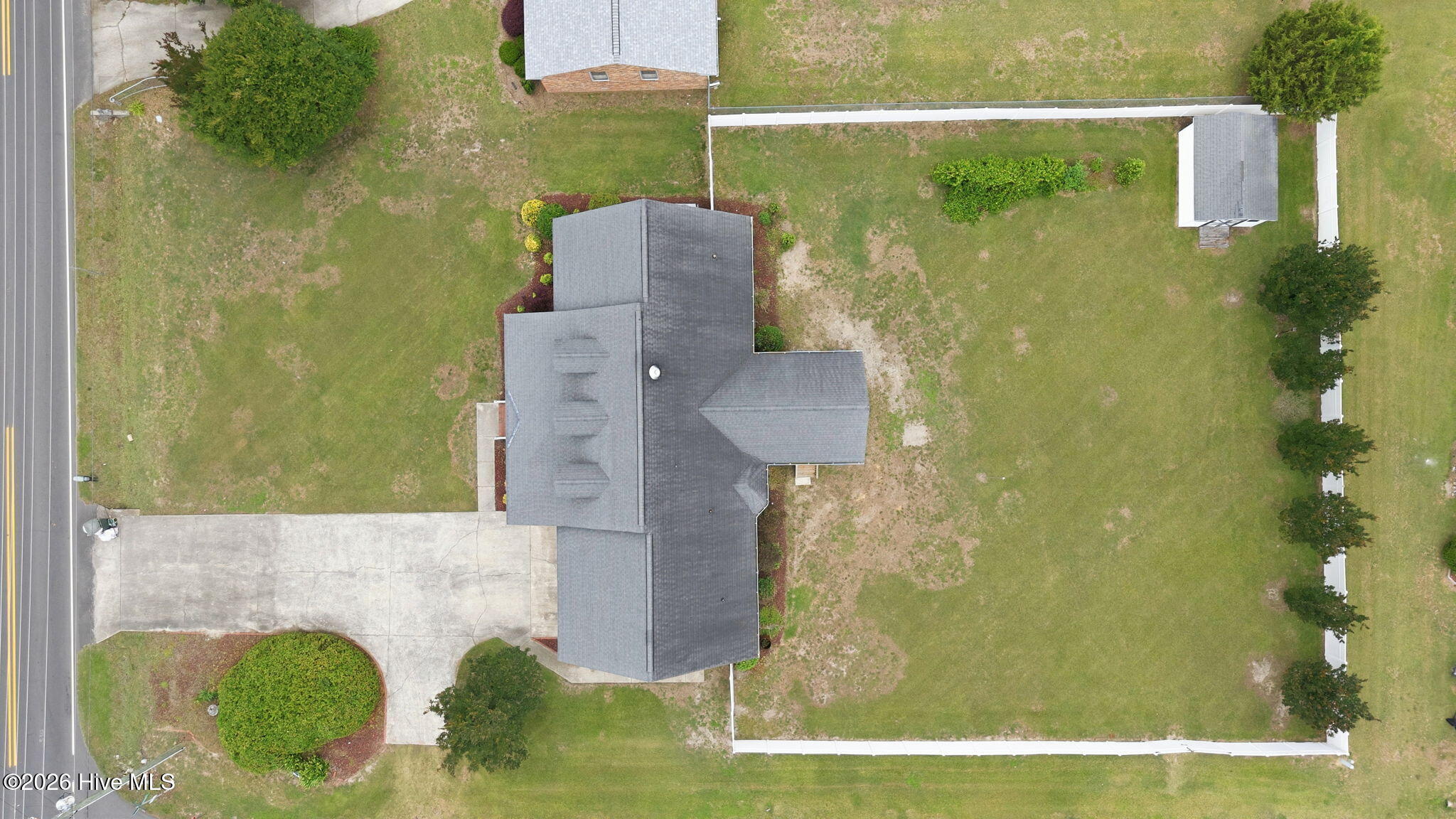 512 Buck Swamp Road Property Photo 2