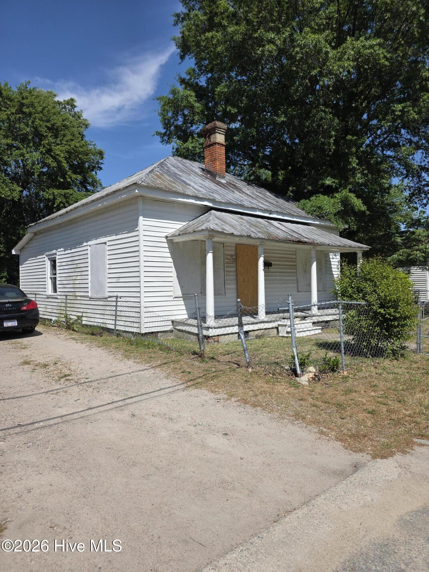 524 Dexter Street Property Photo 7