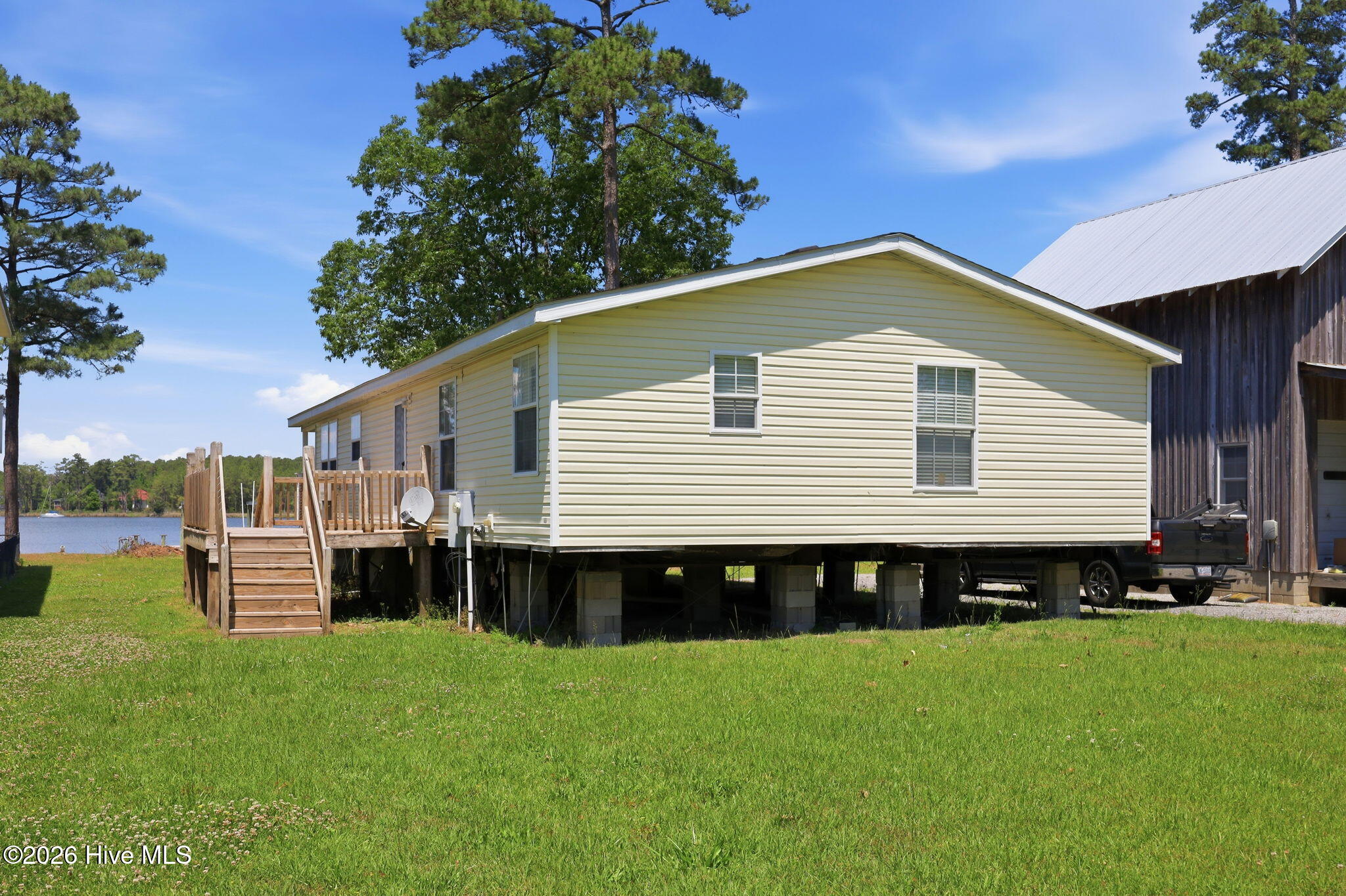 185 Barnes-foster Loop Road Property Photo 32