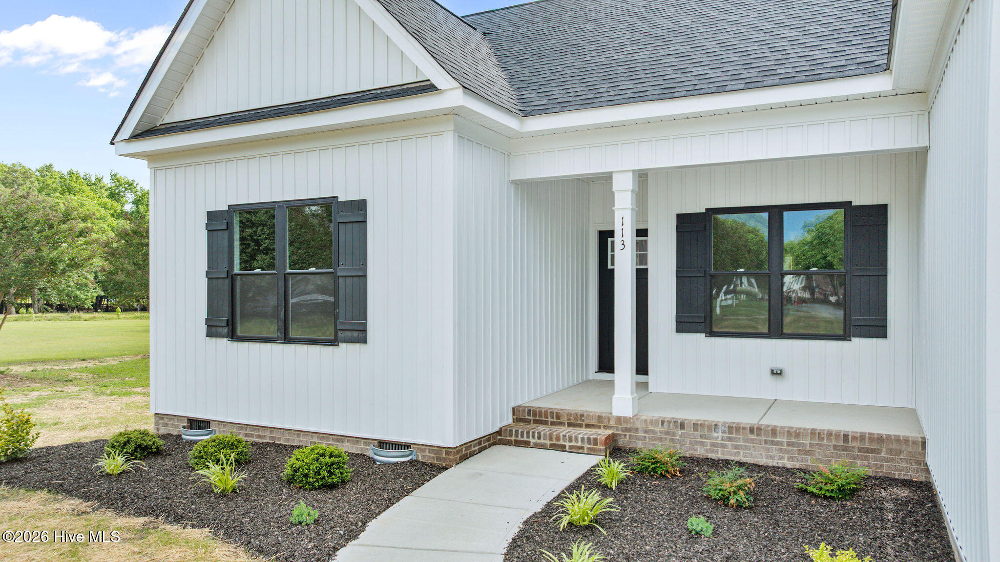 113 Twin Oaks Place Property Photo 7