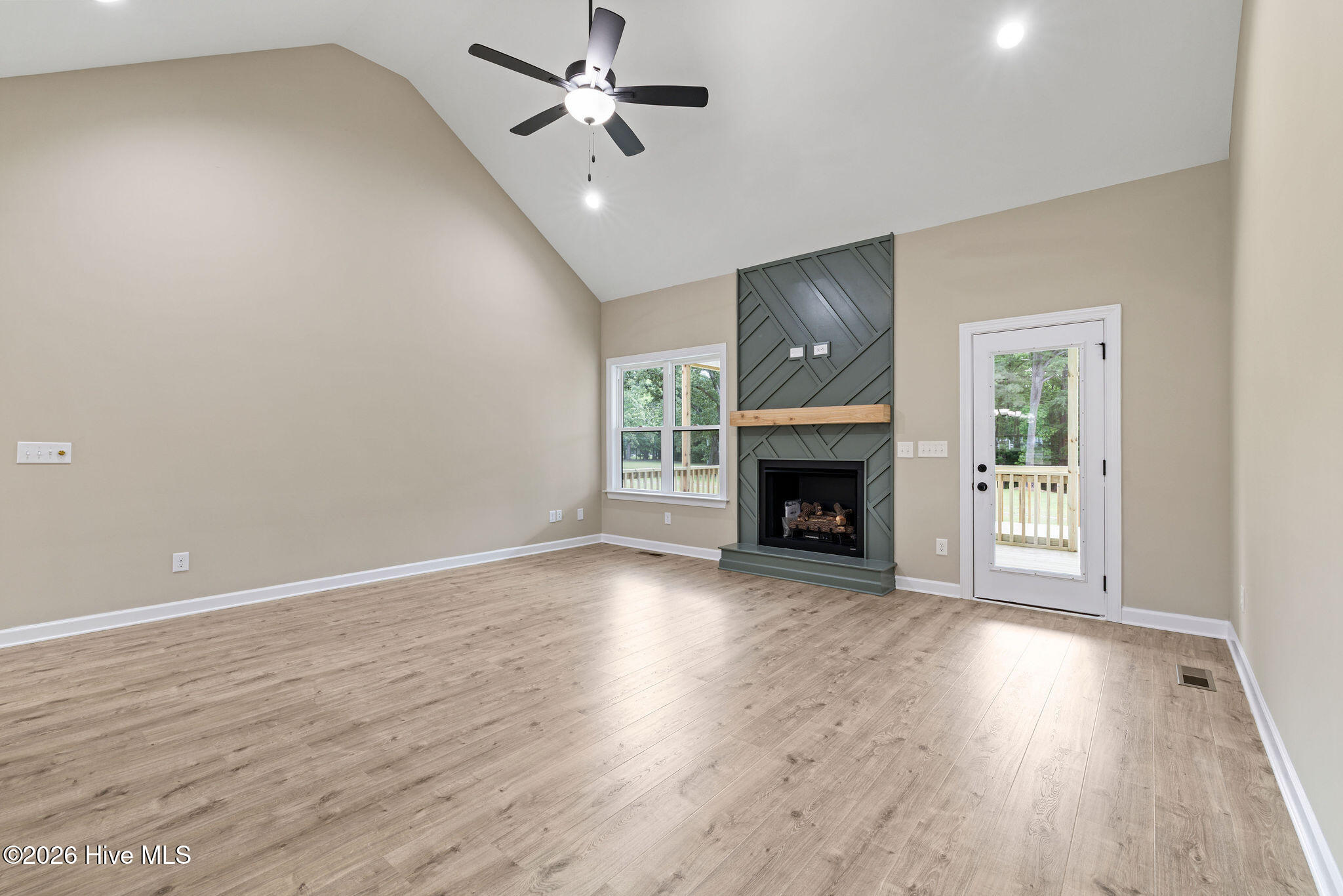 113 Twin Oaks Place Property Photo 18