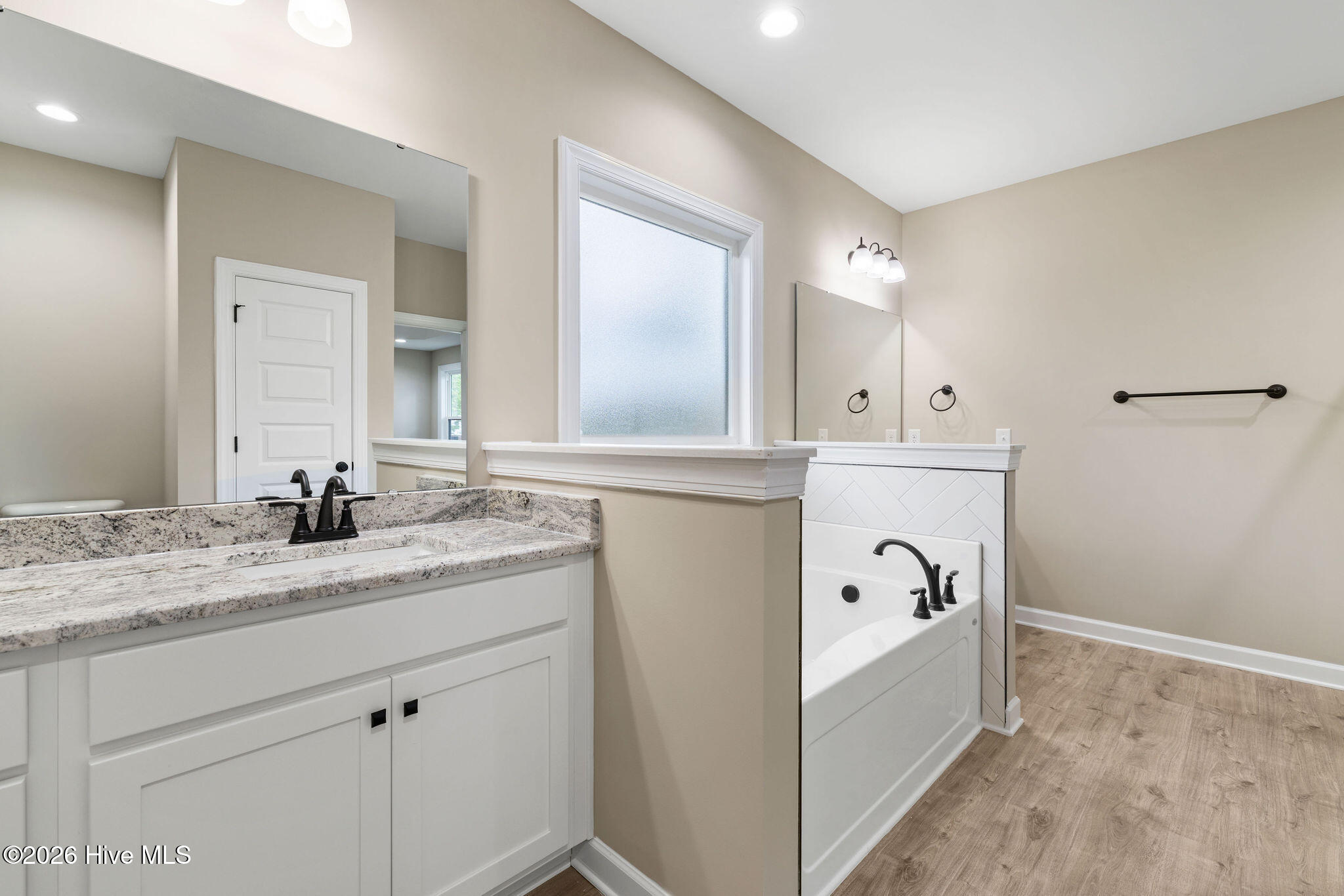 113 Twin Oaks Place Property Photo 23