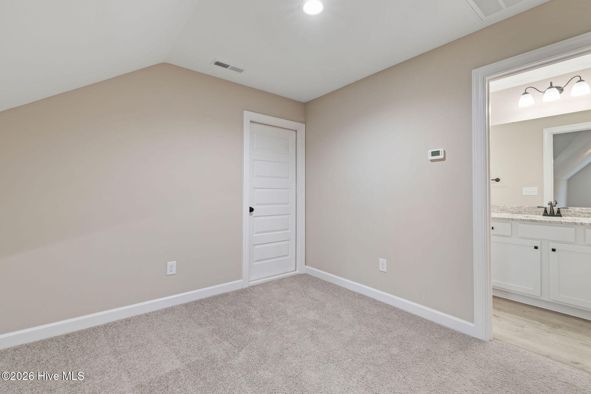113 Twin Oaks Place Property Photo 27
