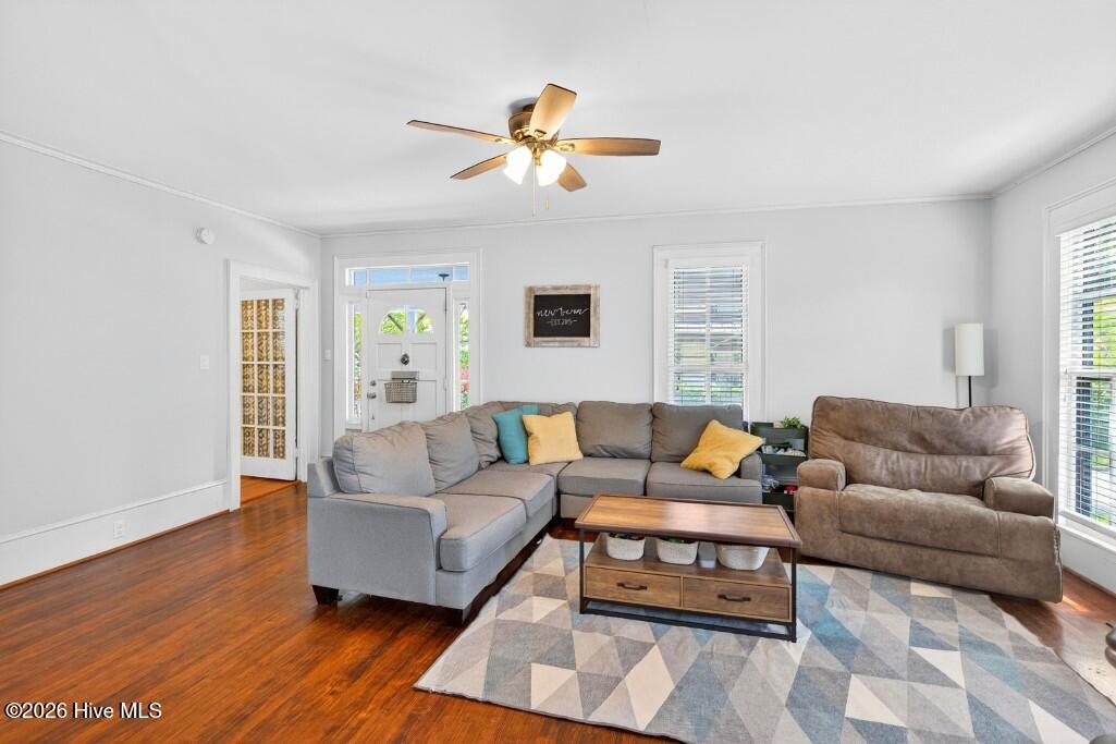 616 New Street Property Photo 4