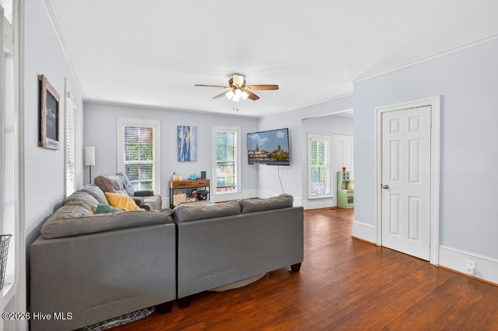 616 New Street Property Photo 5