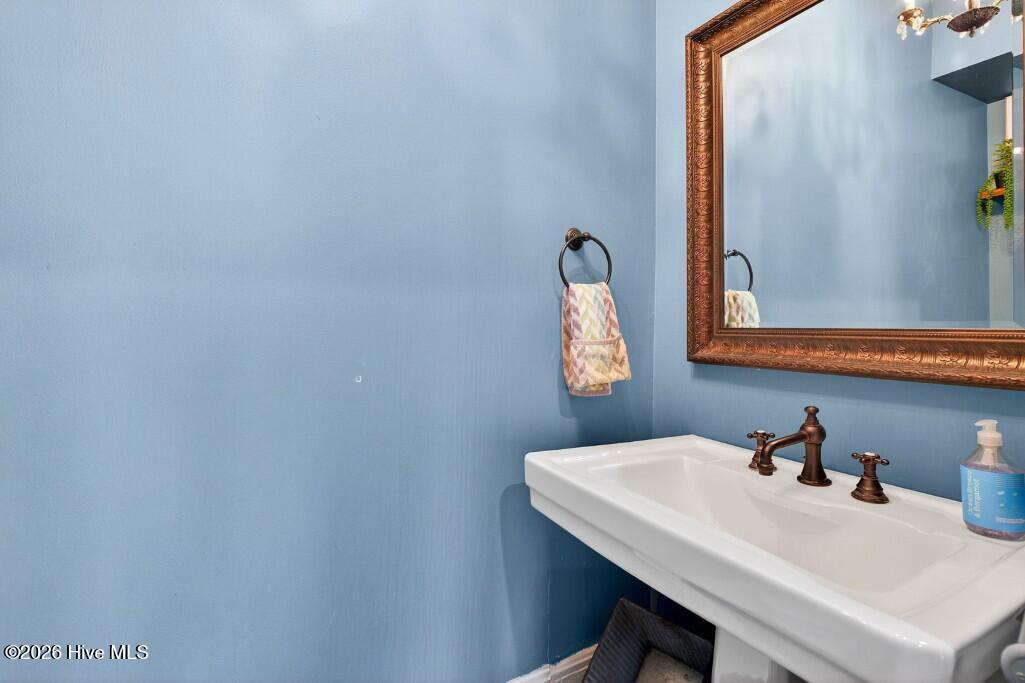 616 New Street Property Photo 10