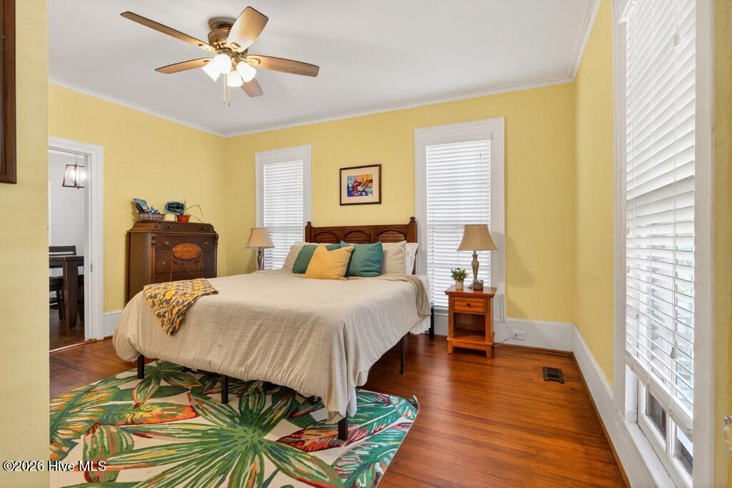 616 New Street Property Photo 11