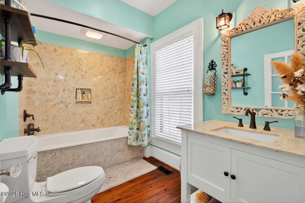 616 New Street Property Photo 12