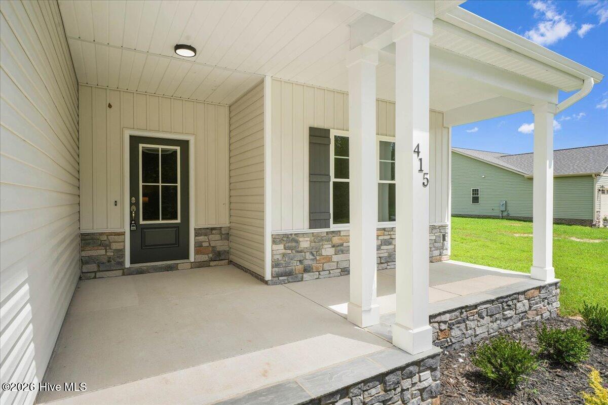 415 Creeks Edge Drive Property Photo 4