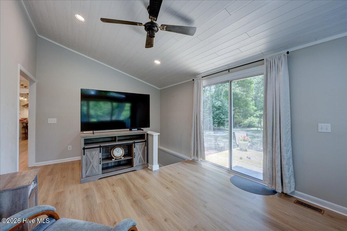 5107 White Oak Drive Property Photo 13