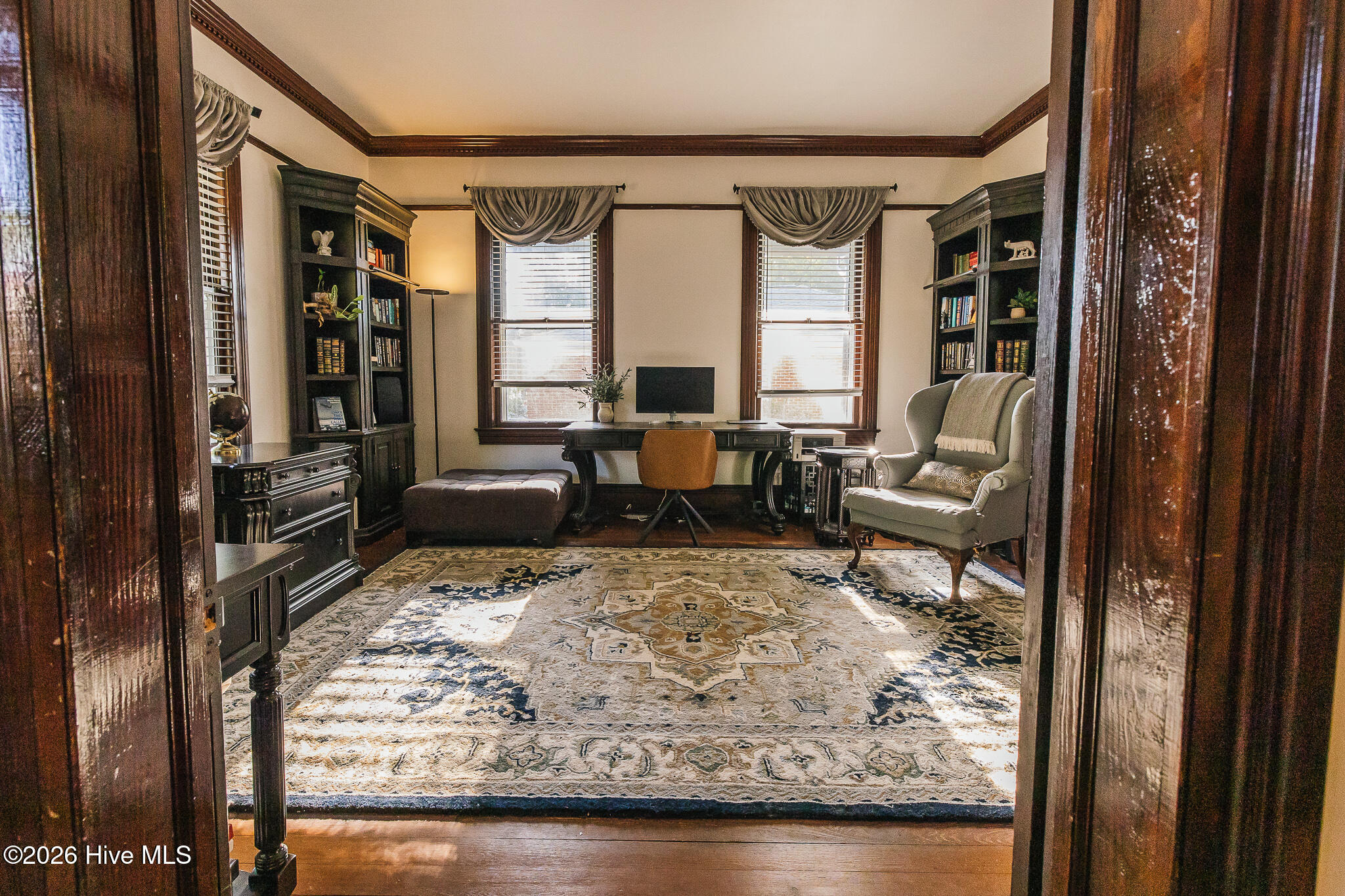 615 New Street Property Photo 10