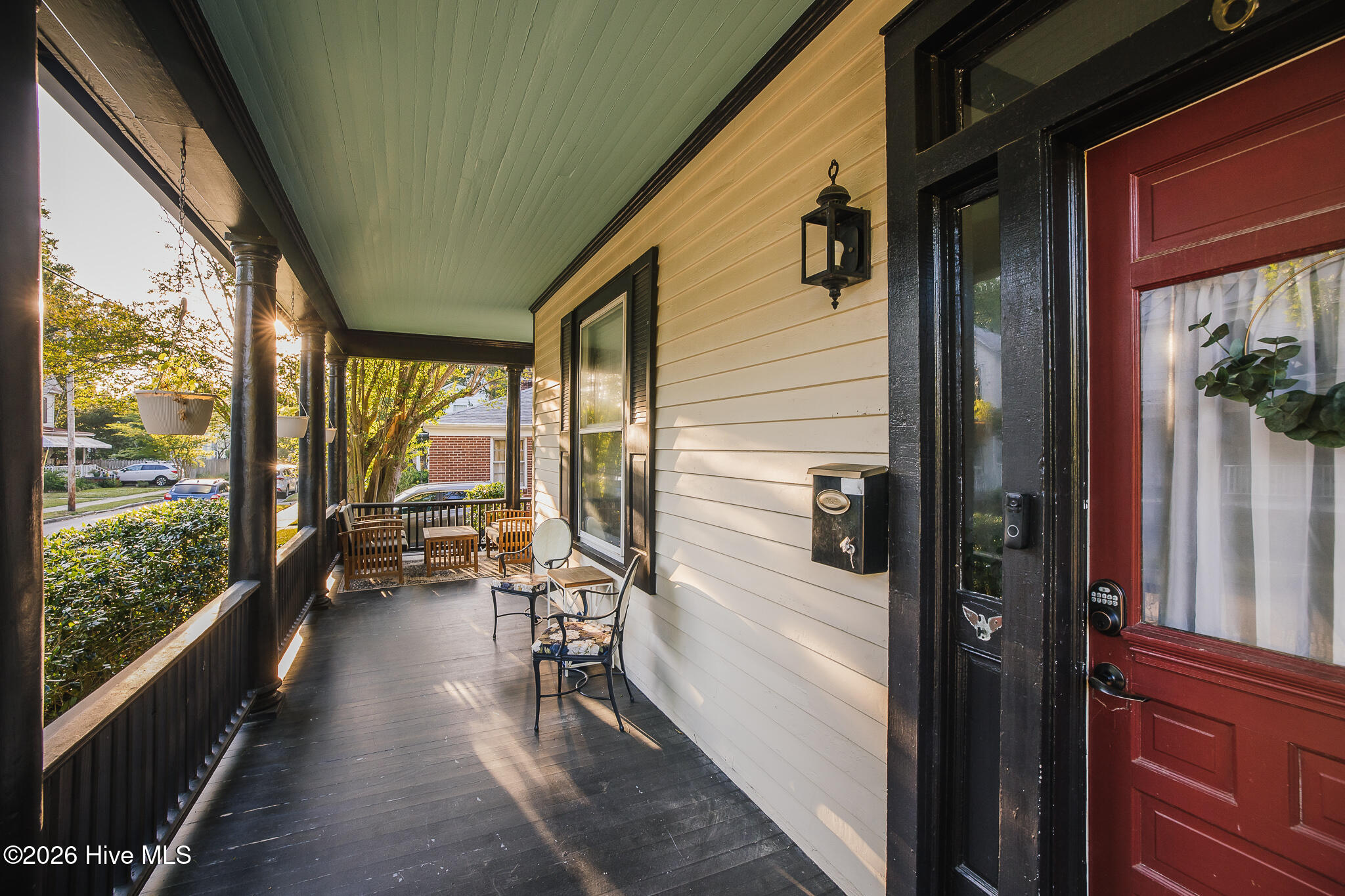 615 New Street Property Photo 12