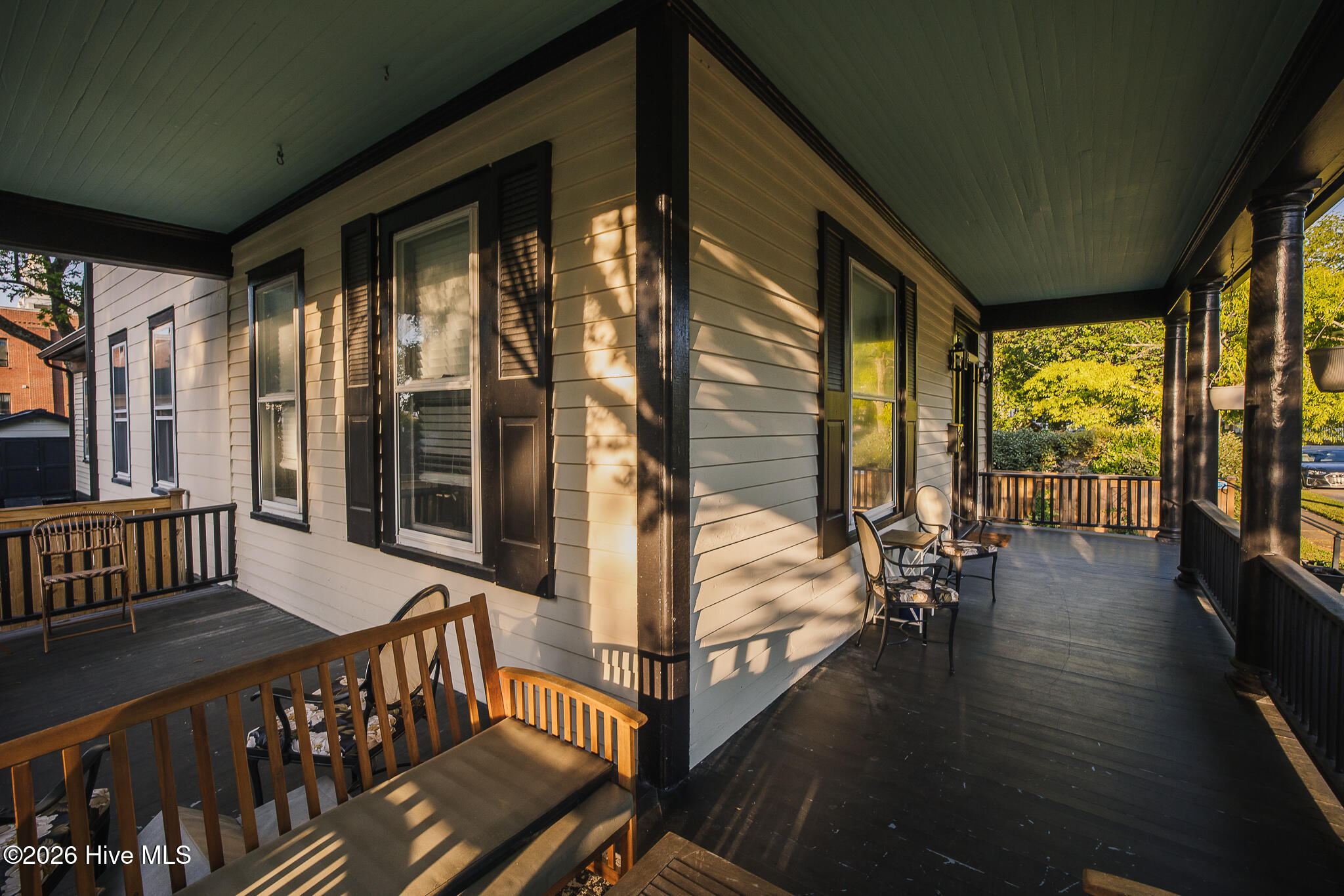 615 New Street Property Photo 13