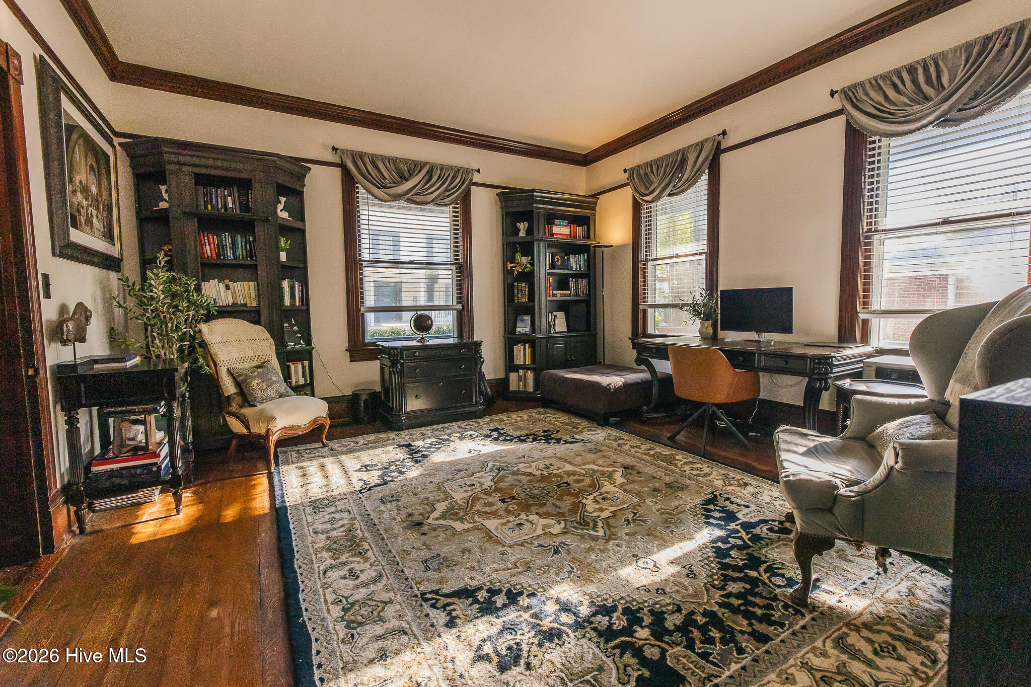 615 New Street Property Photo 15