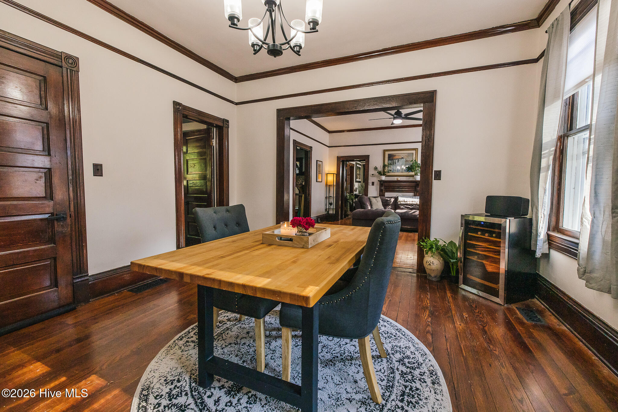 615 New Street Property Photo 18