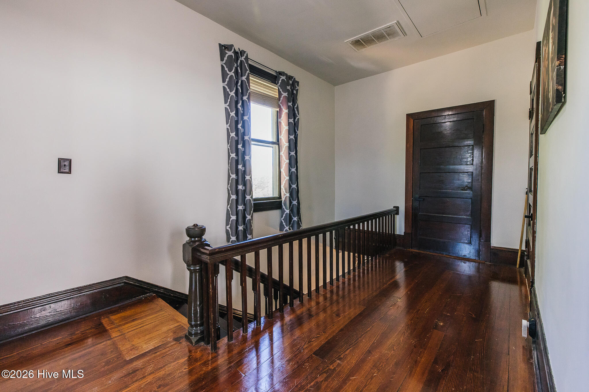 615 New Street Property Photo 29