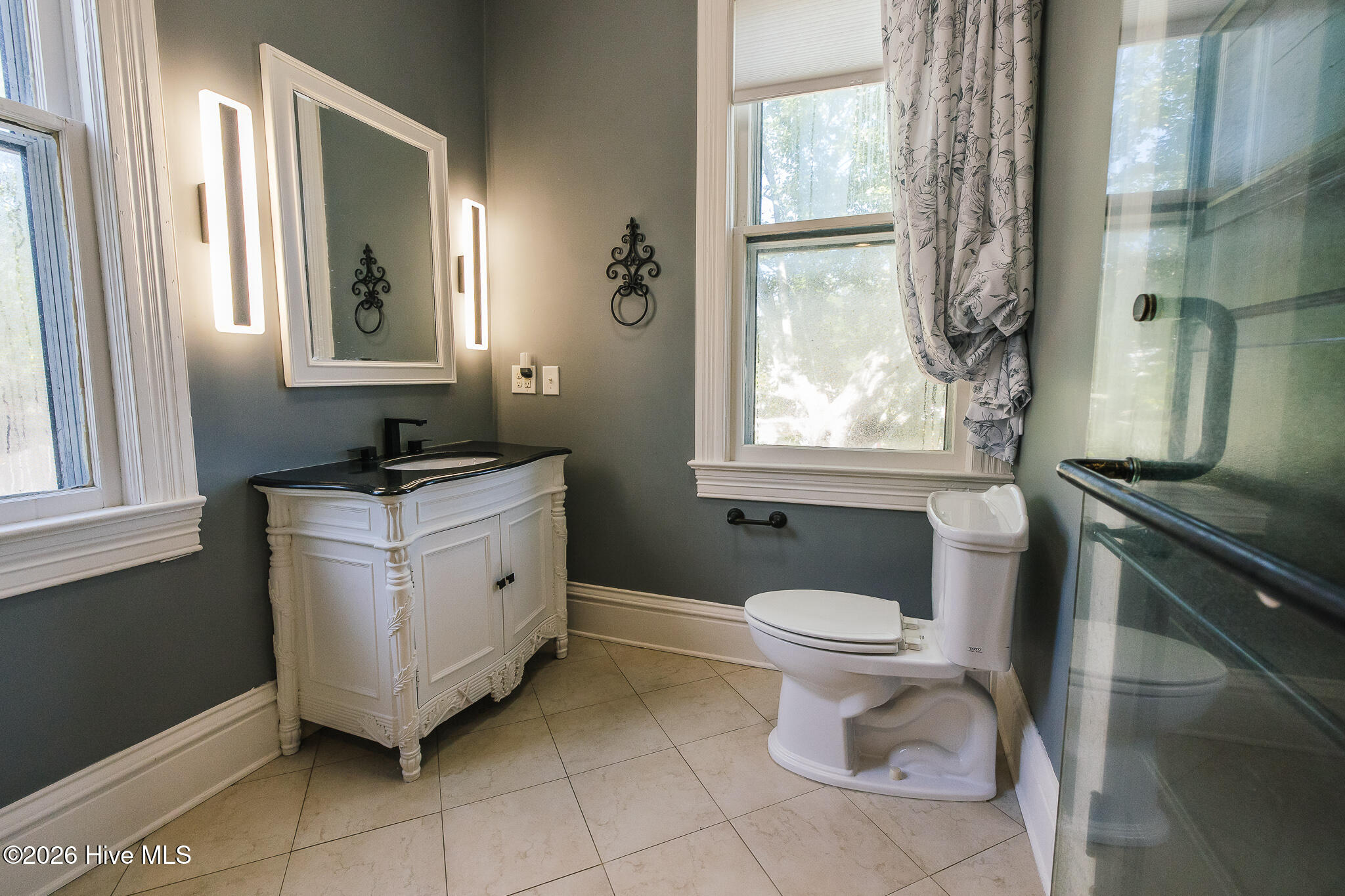 615 New Street Property Photo 36