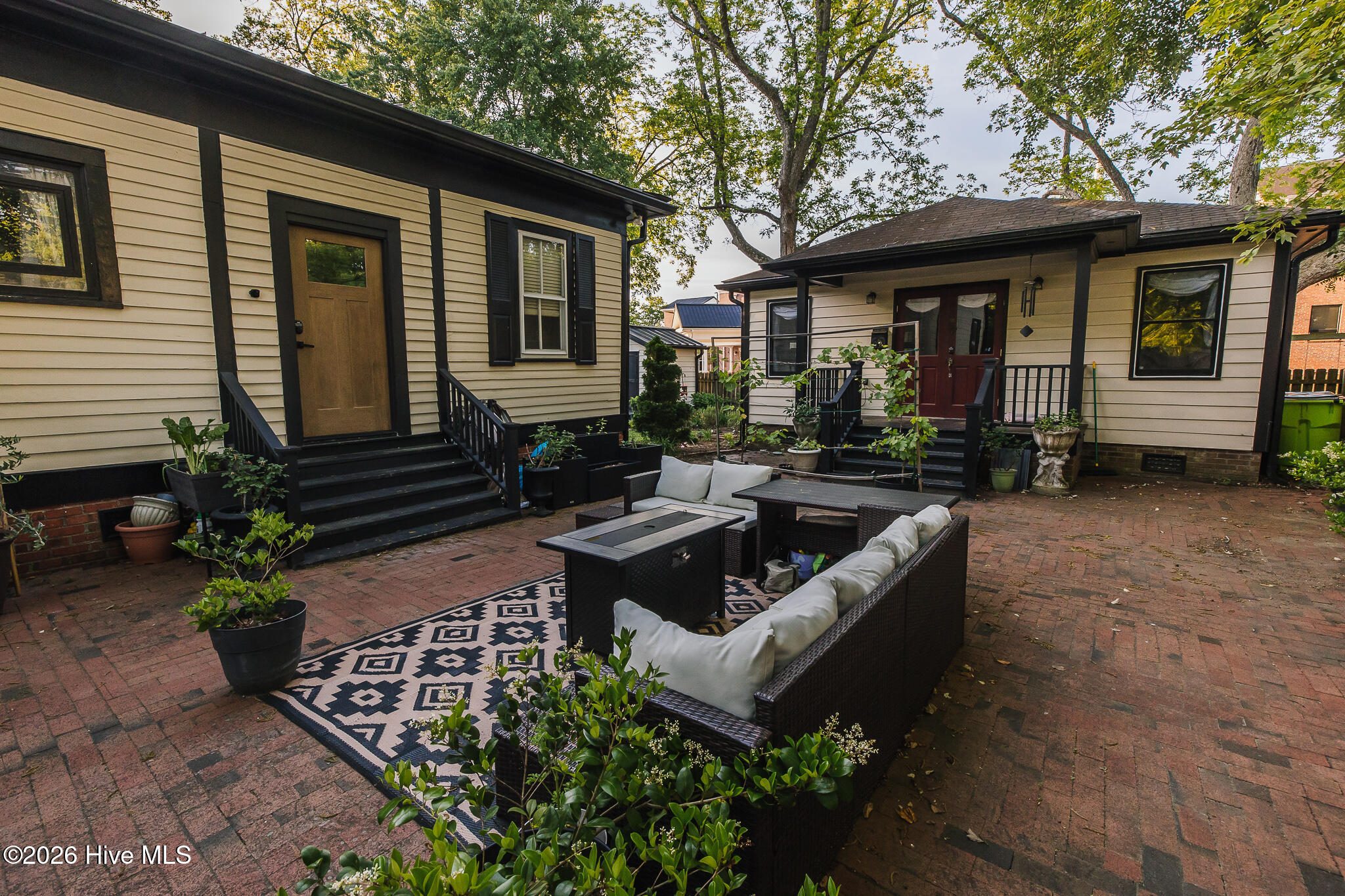 615 New Street Property Photo 44