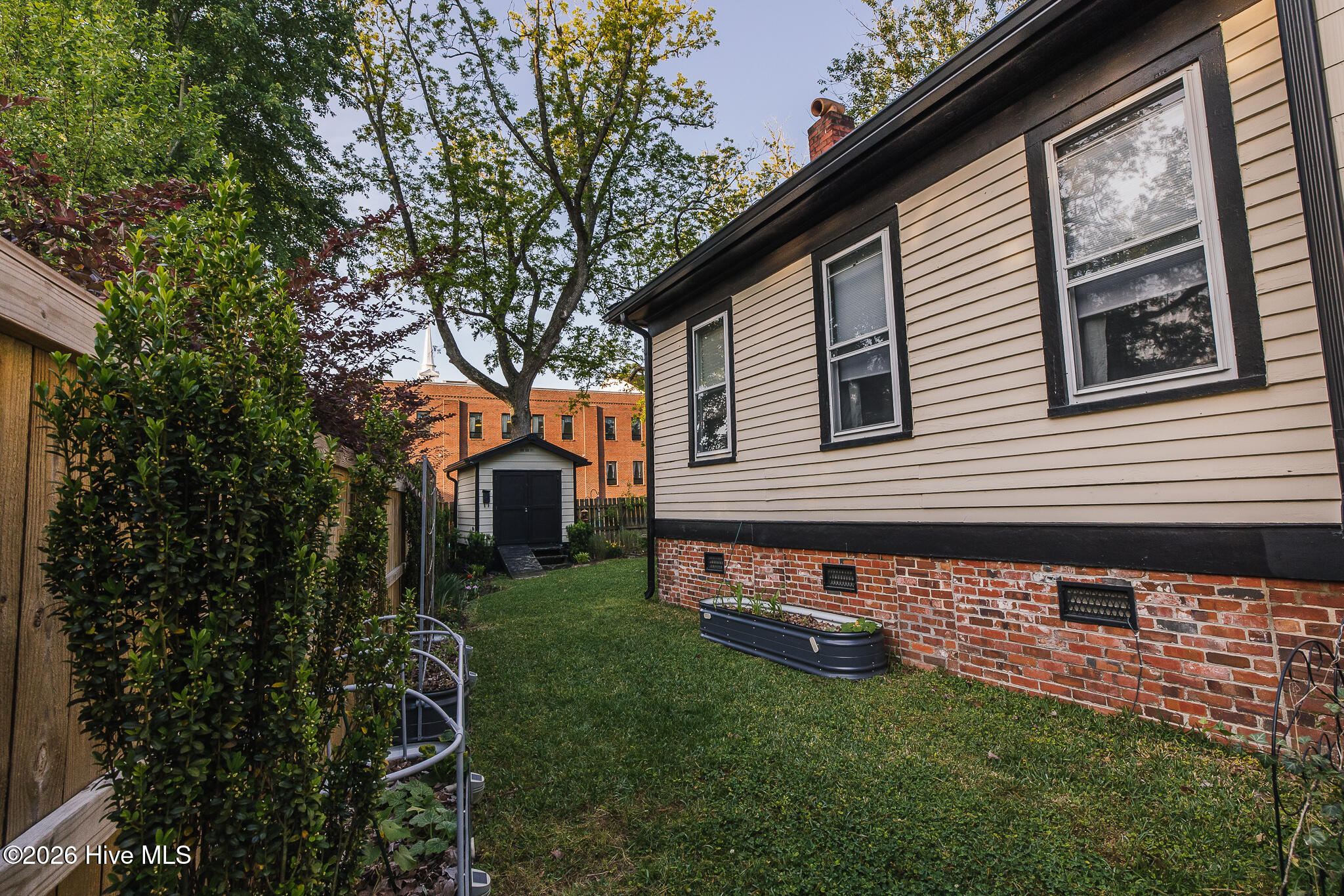 615 New Street Property Photo 48