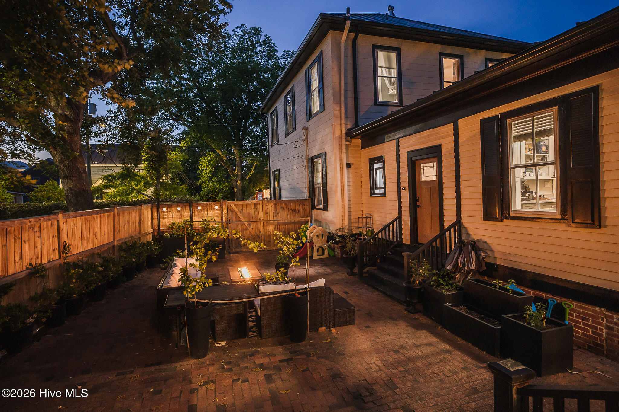 615 New Street Property Photo 51