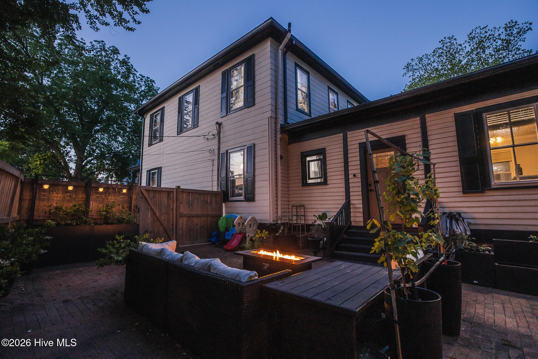 615 New Street Property Photo 53