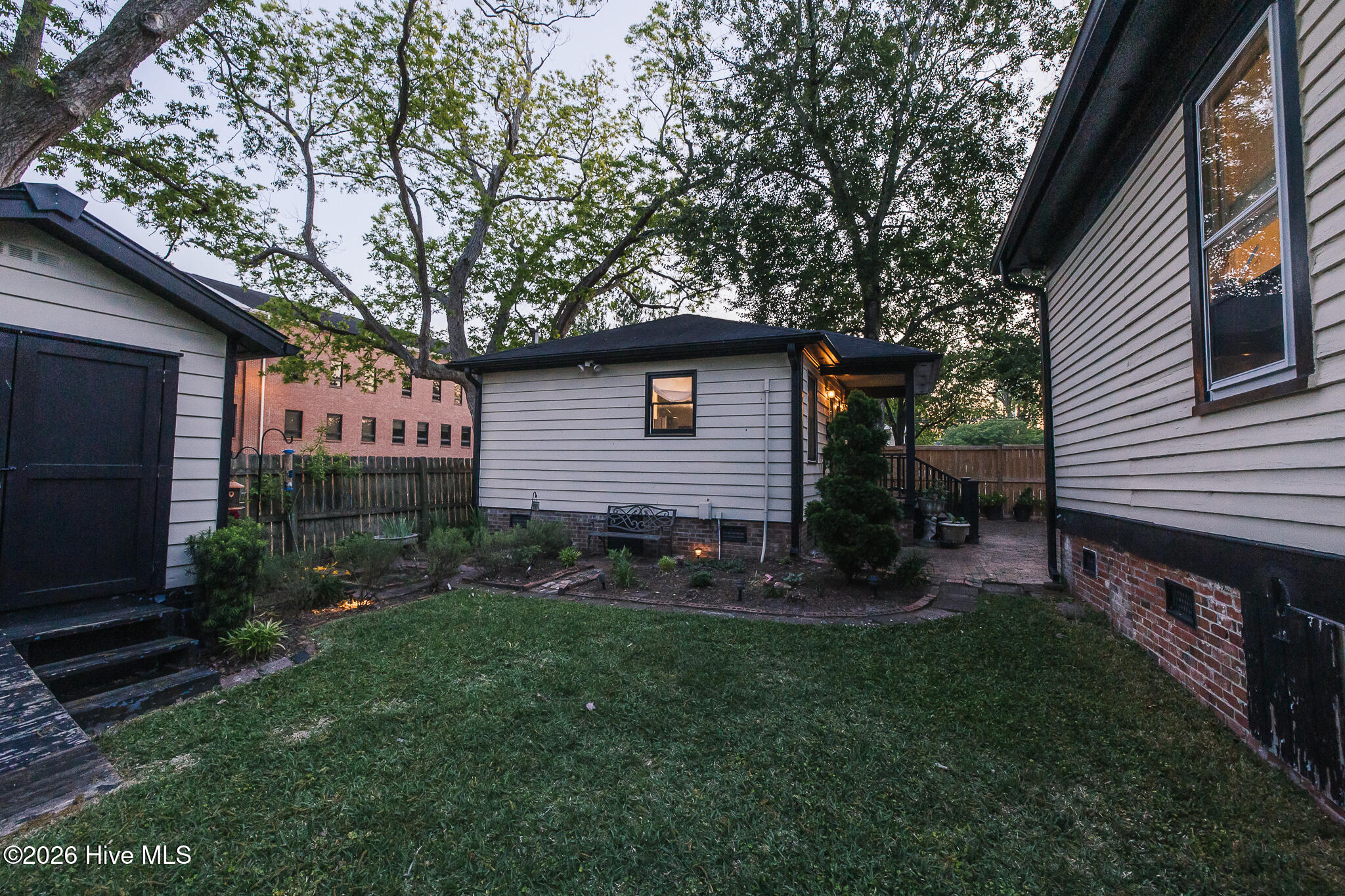 615 New Street Property Photo 54