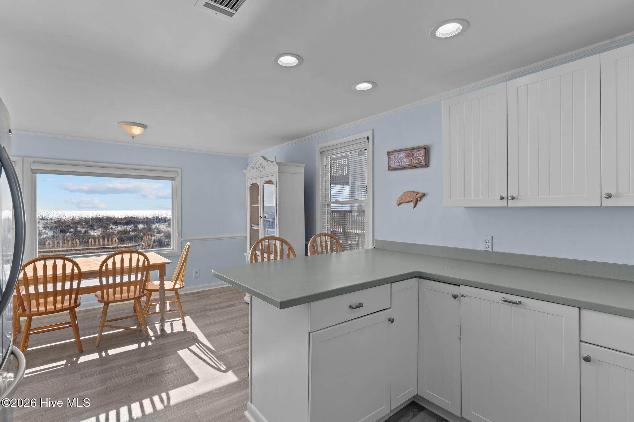 3225 E Beach Drive Property Photo 6