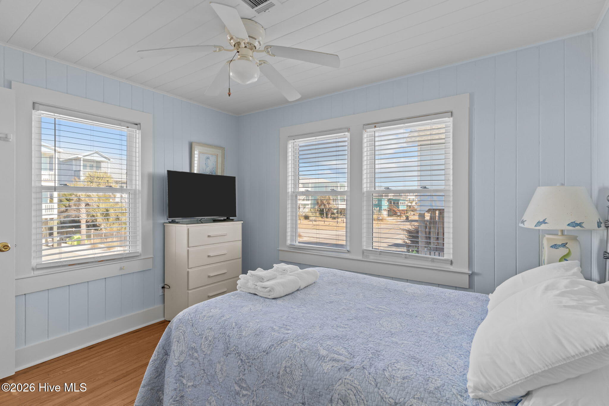 3225 E Beach Drive Property Photo 14