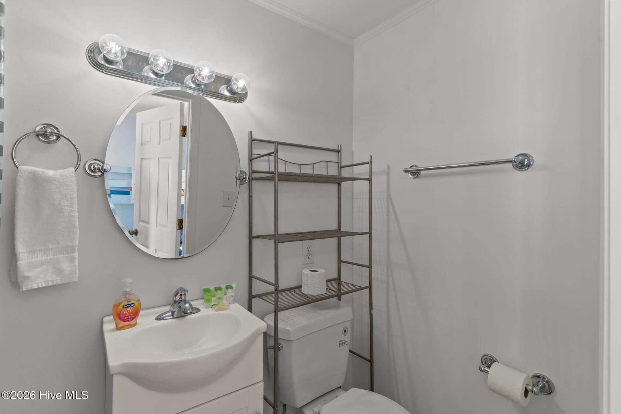 3225 E Beach Drive Property Photo 26