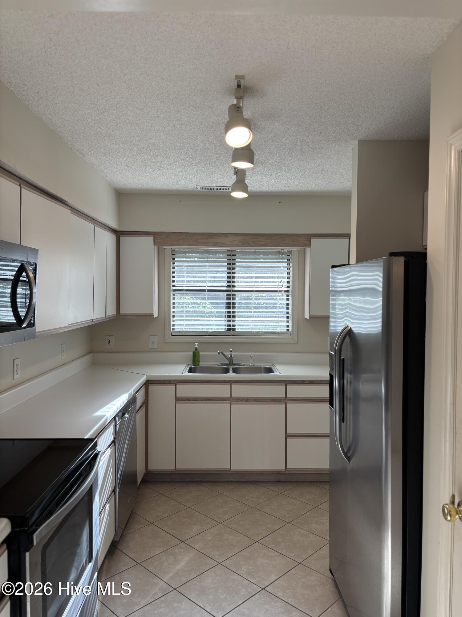 106 Sunshine Lane C Property Photo 2
