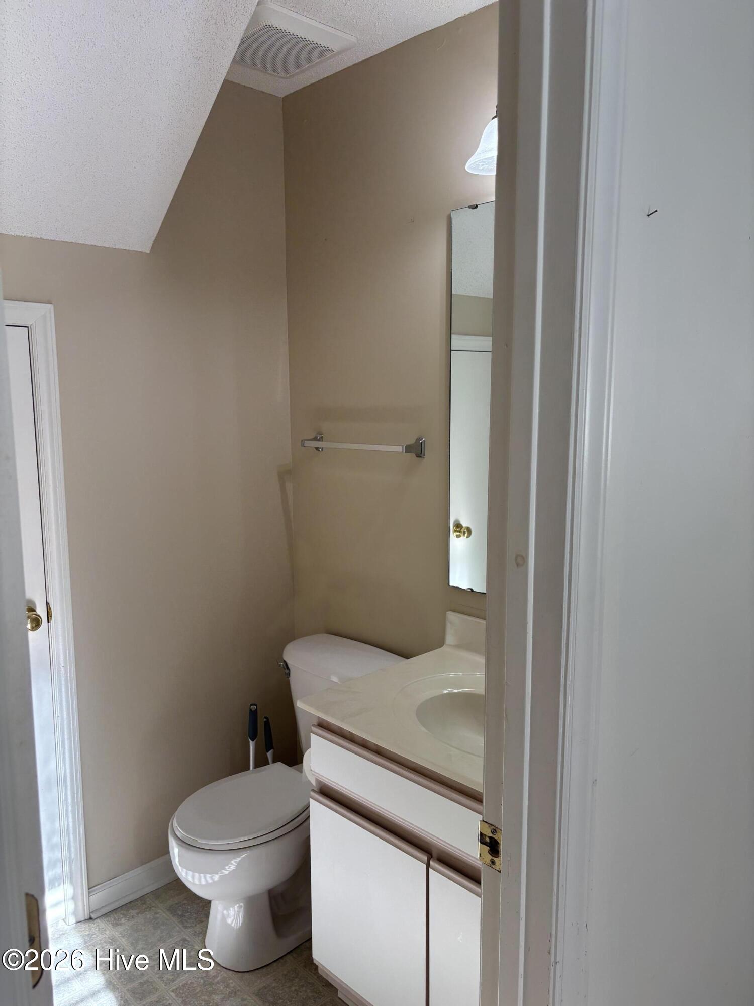 106 Sunshine Lane C Property Photo 8