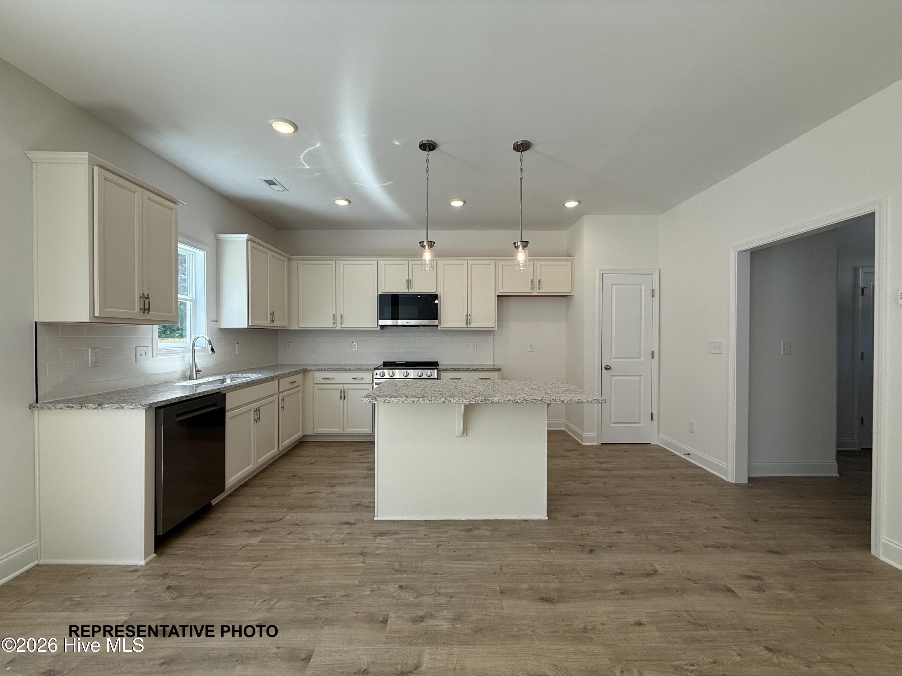 151 Cardovia Way Property Photo 2