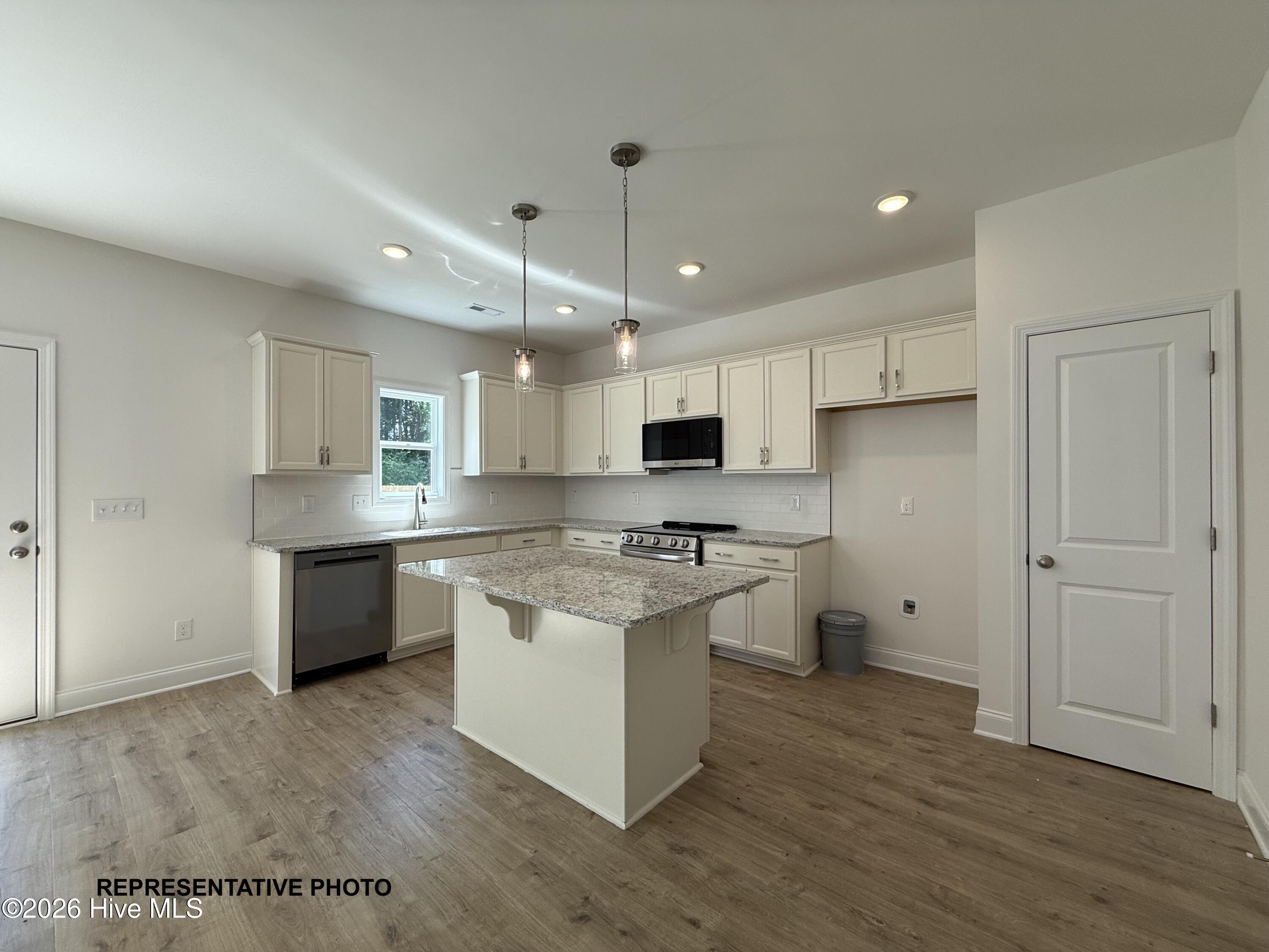 151 Cardovia Way Property Photo 3