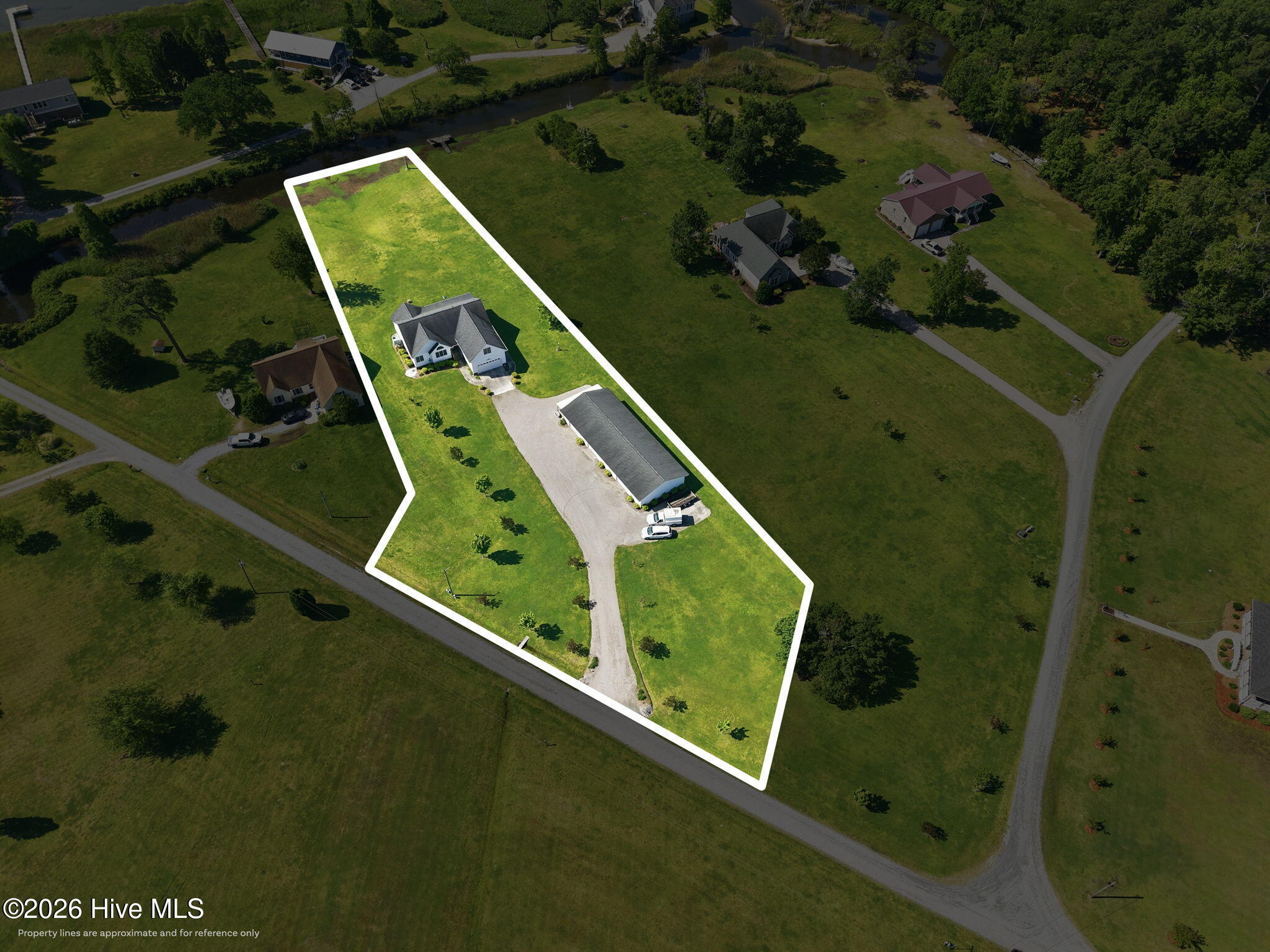 856 Wide Waters Drive Property Photo 3