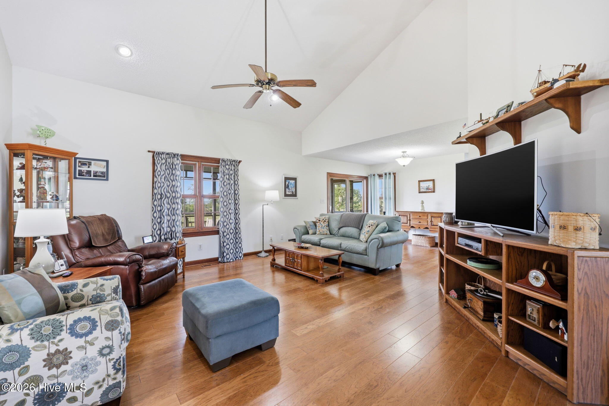 856 Wide Waters Drive Property Photo 10