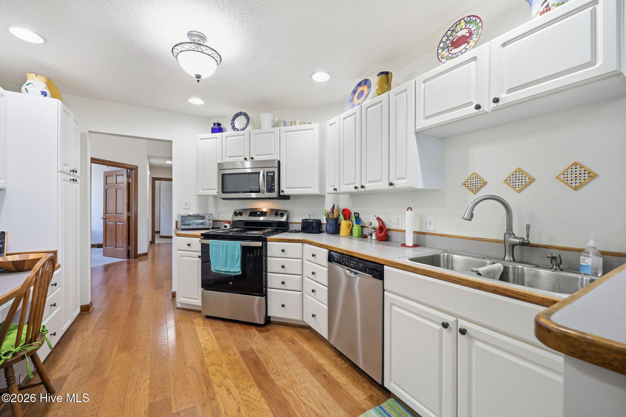 856 Wide Waters Drive Property Photo 18