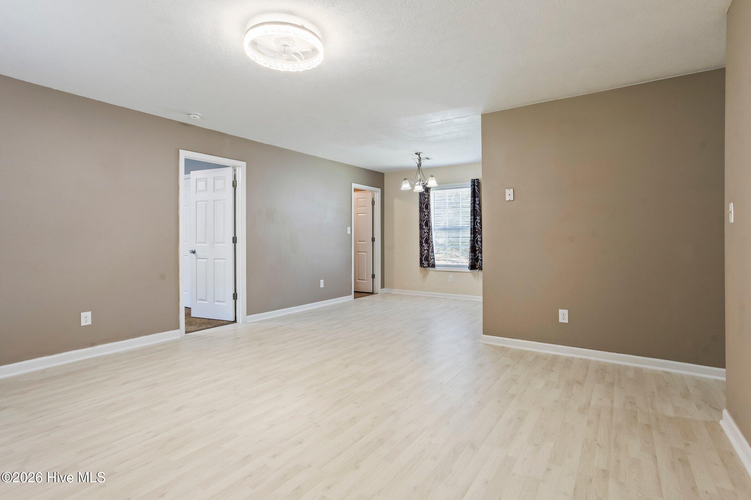 502 Violet Street Property Photo 6