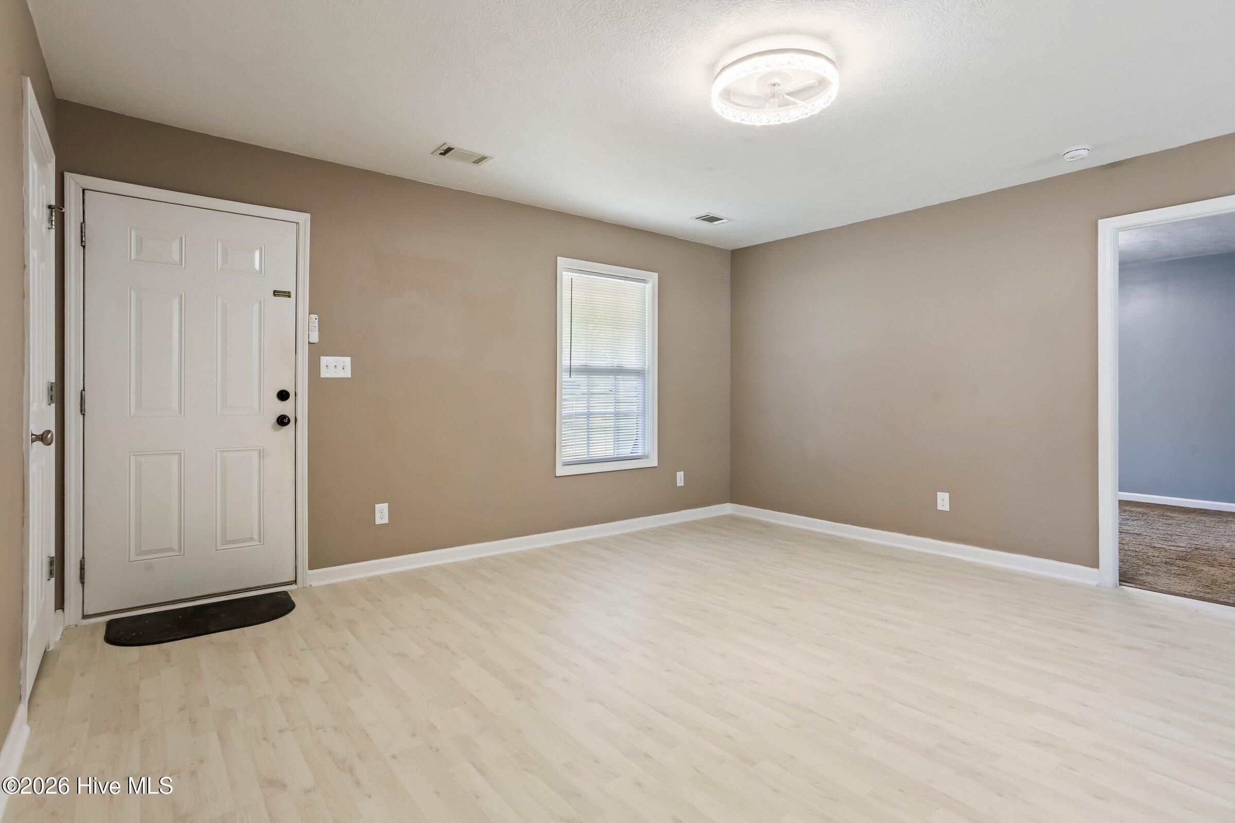 502 Violet Street Property Photo 9