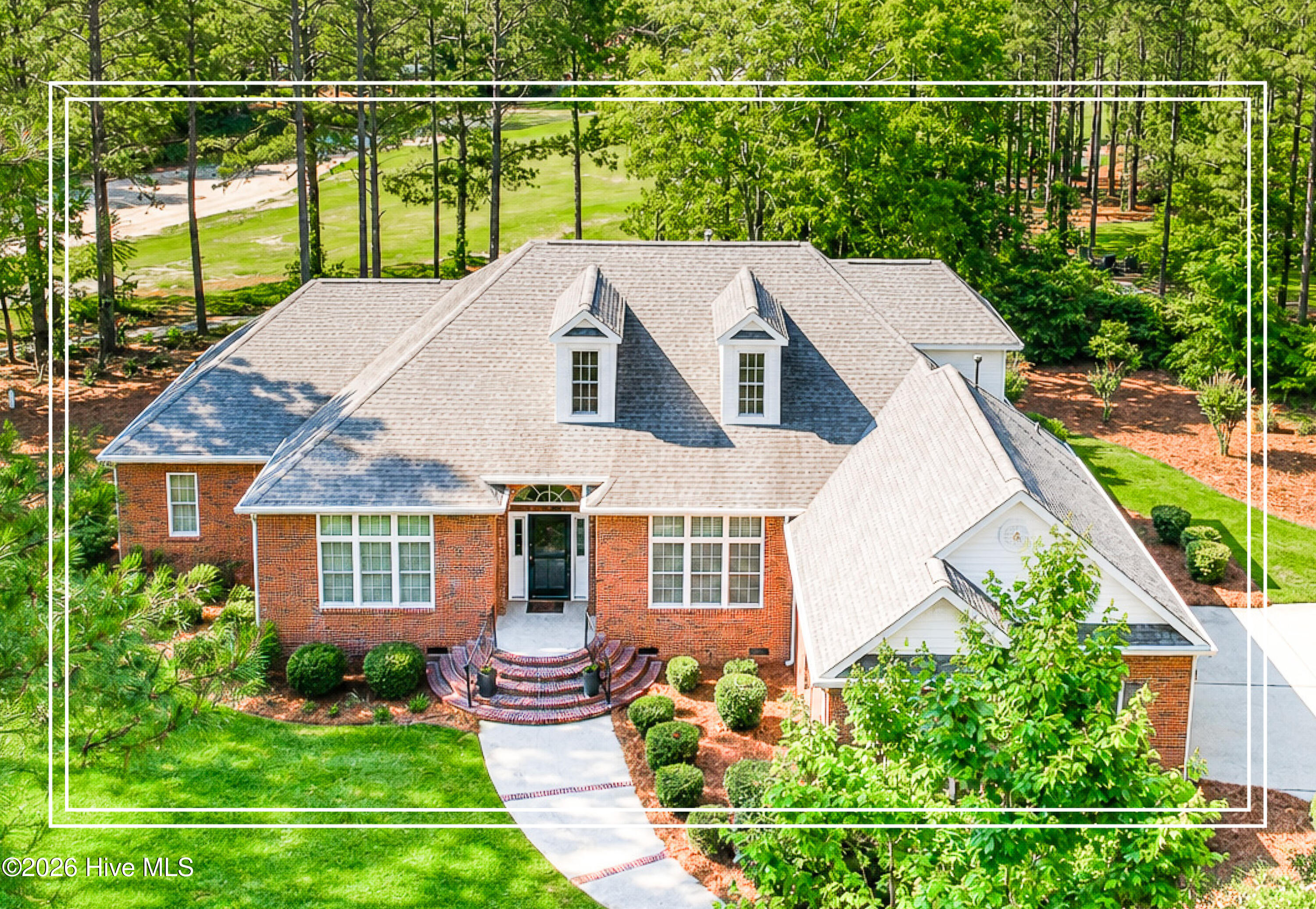 552 Bentley Court Property Photo 1