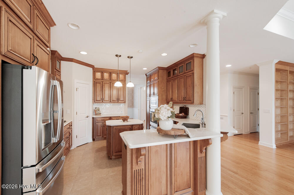 552 Bentley Court Property Photo 3