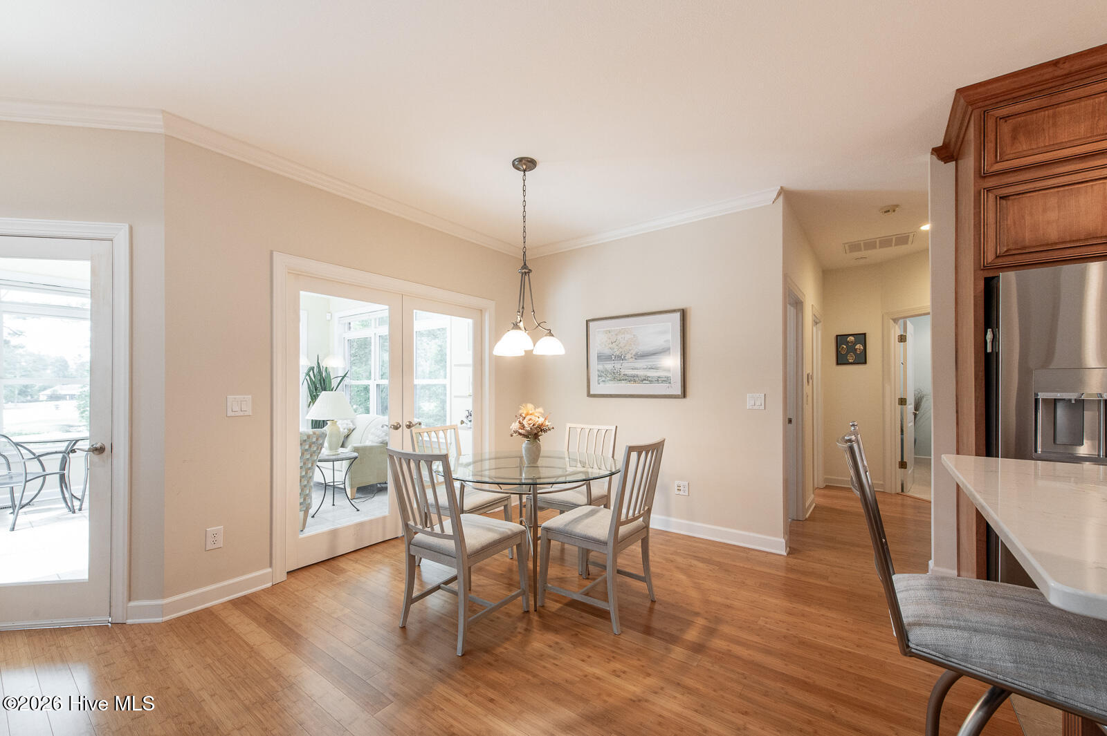 552 Bentley Court Property Photo 8
