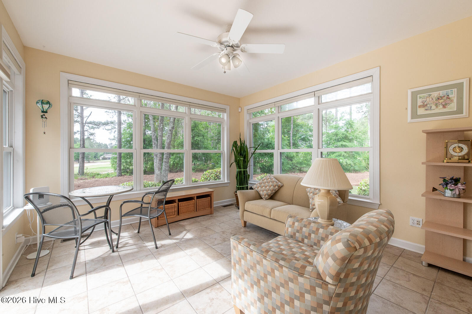 552 Bentley Court Property Photo 12