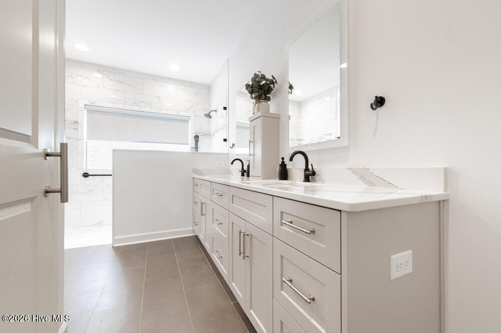 552 Bentley Court Property Photo 15