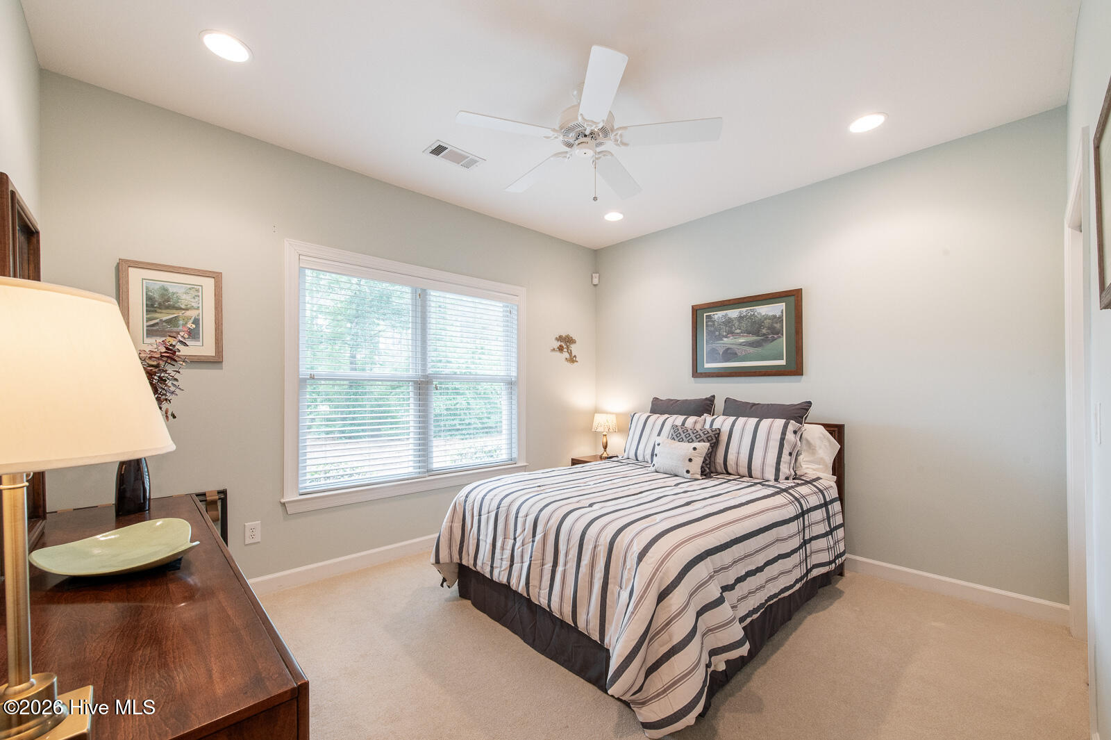 552 Bentley Court Property Photo 17