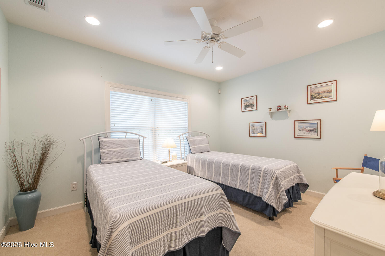 552 Bentley Court Property Photo 18