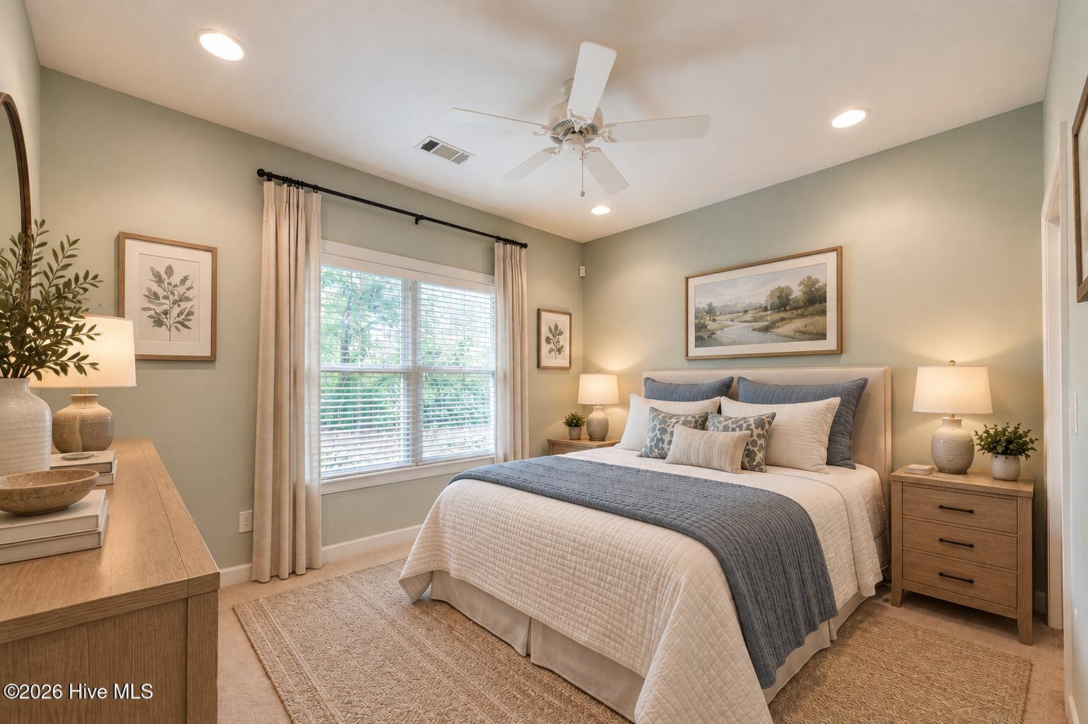 552 Bentley Court Property Photo 25