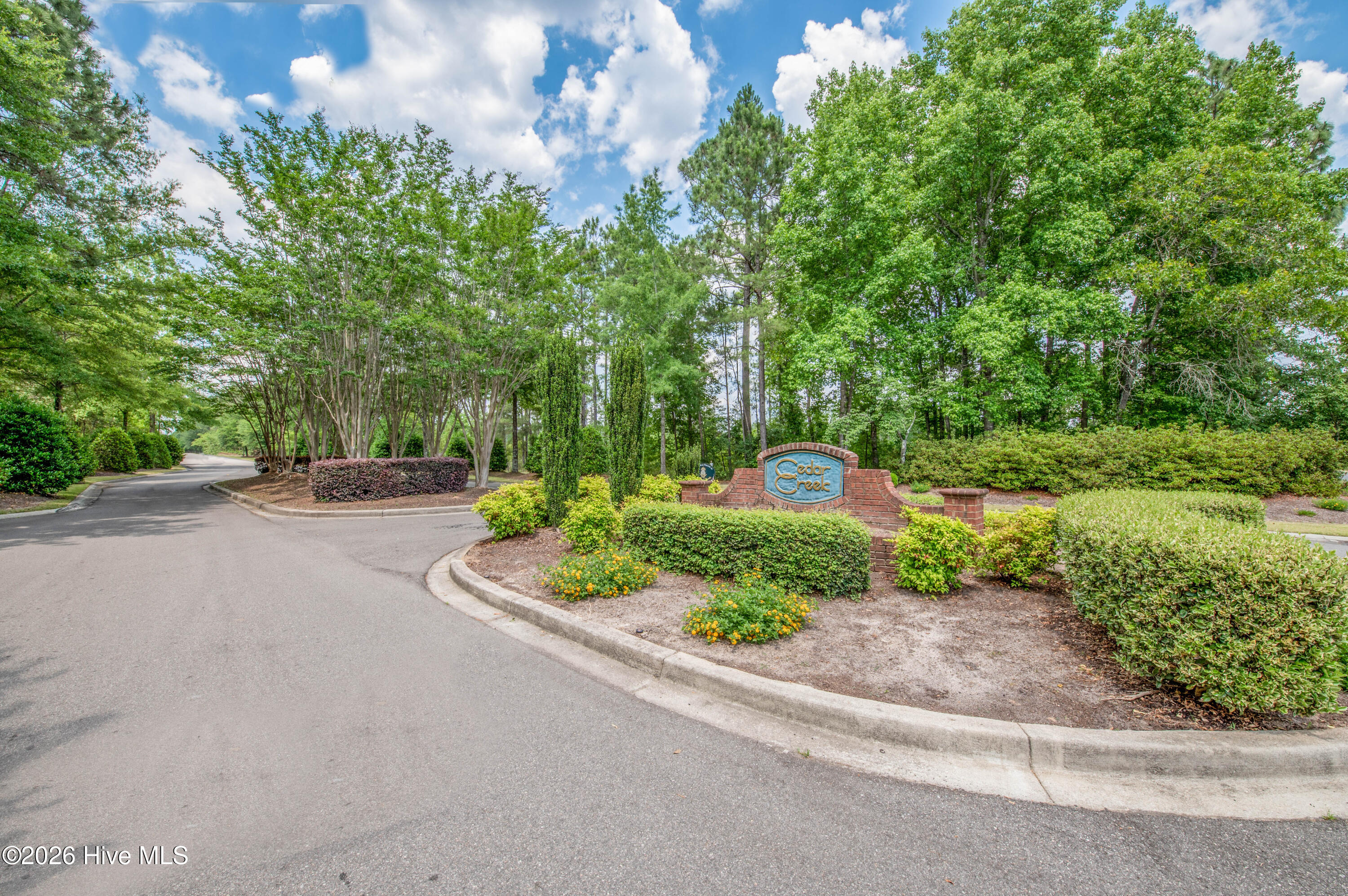 552 Bentley Court Property Photo 26
