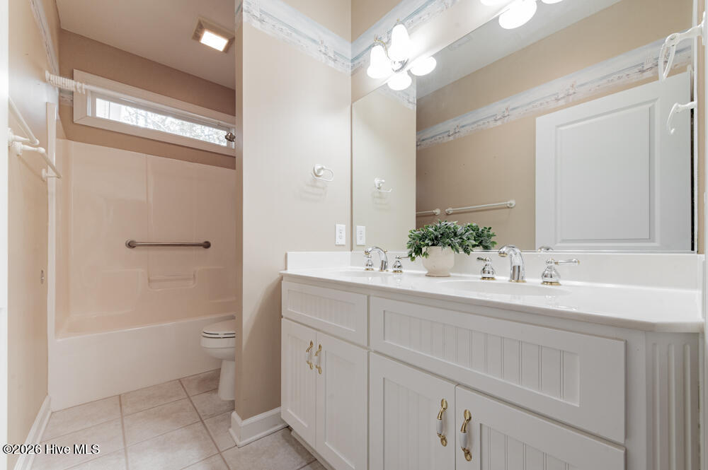 552 Bentley Court Property Photo 28